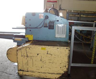 Amada mechanical squaring shear M2045