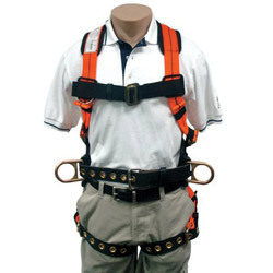 Safewaze 1311-s safety harness w/ backpad rings small