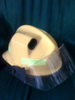 New pacific F3CTK/2 fire helmet nfpa 1971/2000 yellow