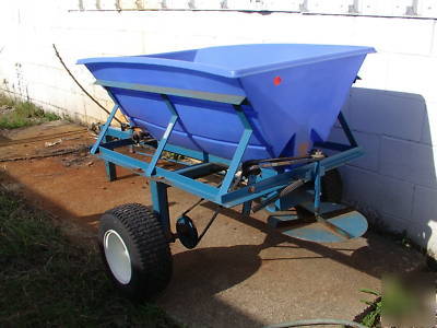 Tow behind 400/800 lb. spreader