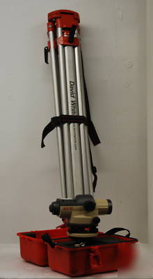 David white AL8-26 level, stand, and case