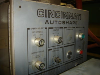 4414 cincinnati 135AS 8' 135 ton hydraulic press brake