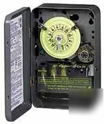 New intermatic T1472BR 24 hour mechanical time switch 