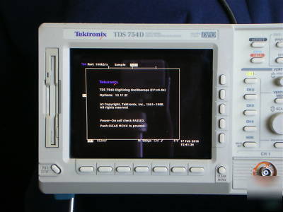 Tektronix TDS754D dpo color digitizing oscilloscope