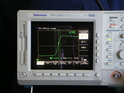Tektronix TDS754D dpo color digitizing oscilloscope