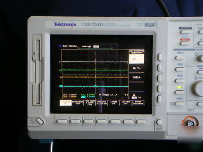 Tektronix TDS754D dpo color digitizing oscilloscope