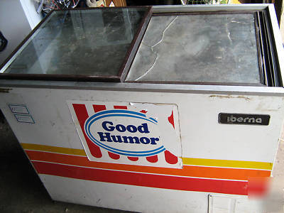 Good humor free standing freezer made in italy GUL026N