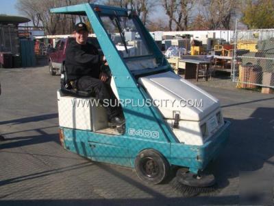 Tennant 6400 rider sweeper