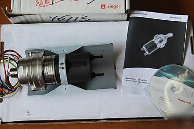 Searchpoint optima plus infrared point gas detector