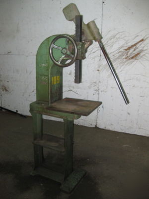 Famco 3 1/2 c compound ratchet type 8 ton arbor press