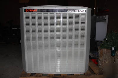 Trane XE1200 air conditioner/ goodman gas furnace 5 ton