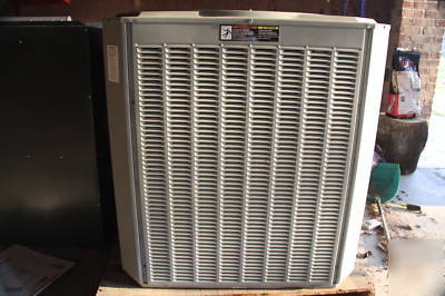 Trane XE1200 air conditioner/ goodman gas furnace 5 ton
