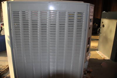 Trane XE1200 air conditioner/ goodman gas furnace 5 ton