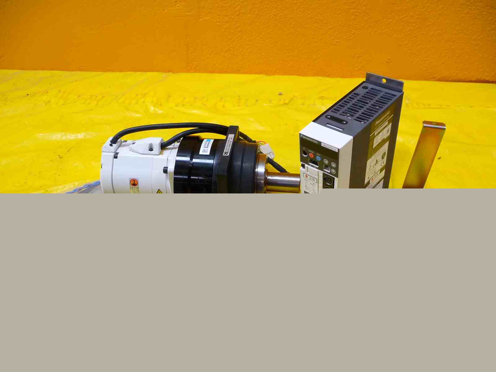 New panasonic servo drive & motor MQDA023A1A 