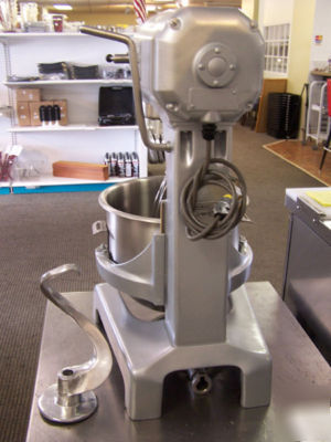 Hobart 20QT mixer w/ s/s bowl, hook, whip & paddle