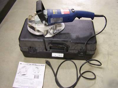 New crain 820 h.d. undercut saw w/ case