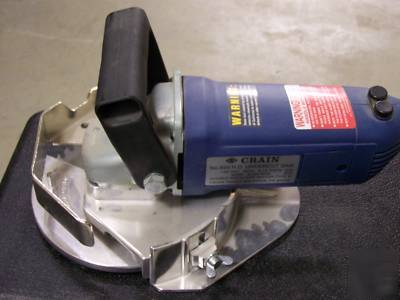New crain 820 h.d. undercut saw w/ case