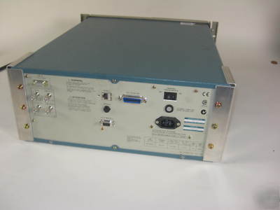 Tektronix AWG610 waveform generator 800 mhz, 2.6 gs/s