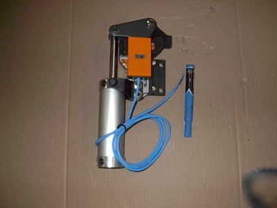 New ckd pneumatic cylinder hold down clamp M161