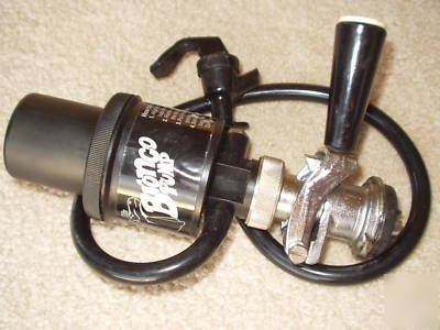 Bronco pump beer tap for domestic kegs