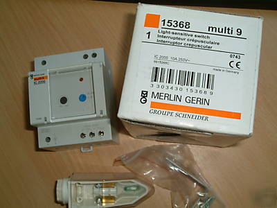 Merlin gerin 10 amp light sensitive switch 15368 MULTI9