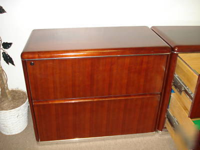 *executive u-shape desk w/ 2DR later file & 2BOOKCASES*