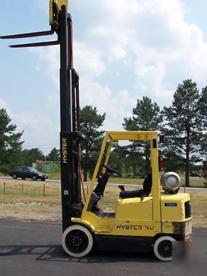 Hyster 5000 lb capacity forklift cushion/warehouse