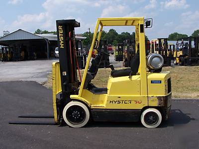 Hyster 5000 lb capacity forklift cushion/warehouse