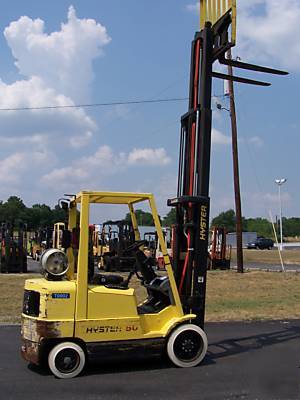 Hyster 5000 lb capacity forklift cushion/warehouse