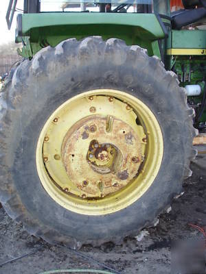 John deere 4430 tractor with front-end loader