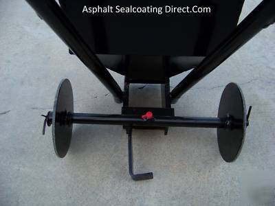 Asphalt sealcoating crackfilling equipment