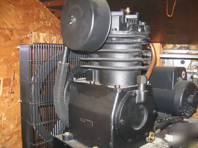 Industrial air machine 80 gallon 175 psi compressor