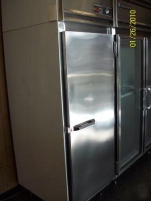 Victory reach-in glass door refrigerator 1-door RA1DS7