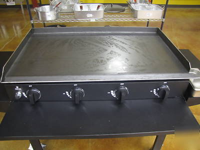 New portable propane griddle / charbroiler