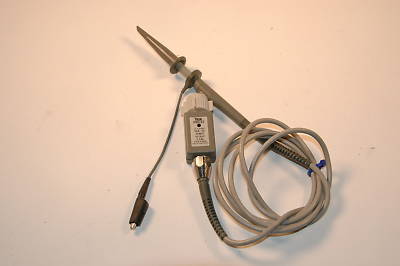 Tektronix P6137 10X passive oscilloscope probe