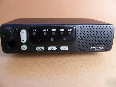 Mint motorola radius M1225 vhf 4-ch 40W mobile radio