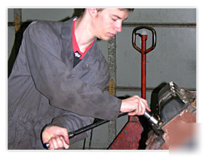 Heavy construction equipment training - mechanic