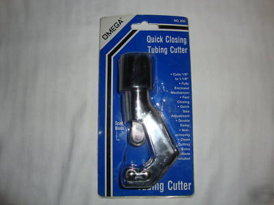 Quick closing tubing cutter - 1/8