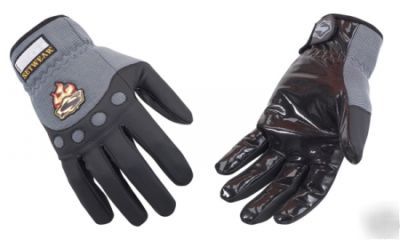 The setwear water ops gloves large
