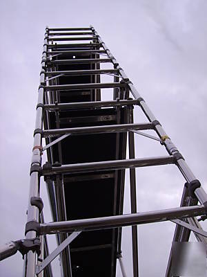 Aluminium scaffold/access tower-manufactured in the uk