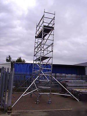 Aluminium scaffold/access tower-manufactured in the uk