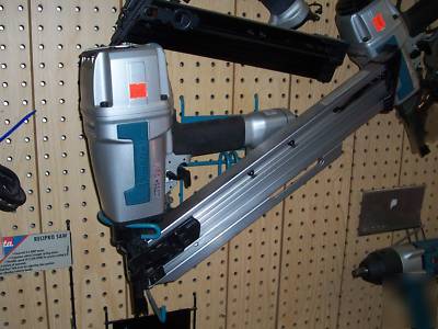 Makita AN942 pneumatic framing nailer 3-1/2