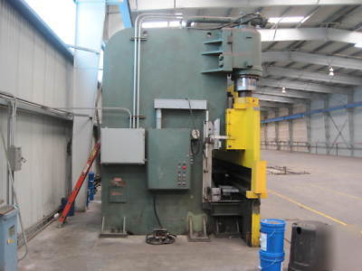 Chicago dries & krump 500 ton 34' hydraulic press brake