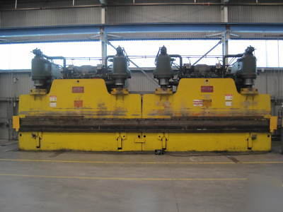 Chicago dries & krump 500 ton 34' hydraulic press brake