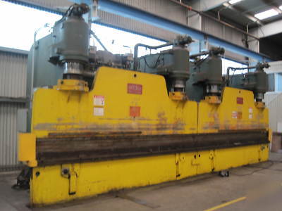 Chicago dries & krump 500 ton 34' hydraulic press brake