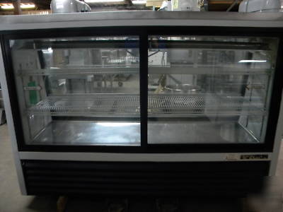 True 6FT deli case in great condition 