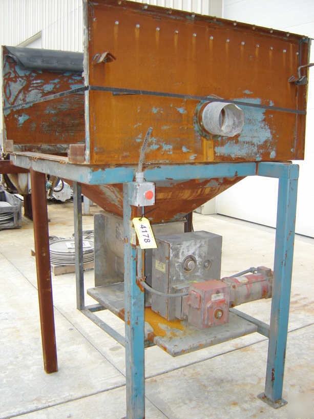 Acrison bulk bag unloader with screw feeder