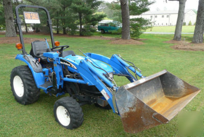 New 4X4 holland TC18 diesel tractor front end loader