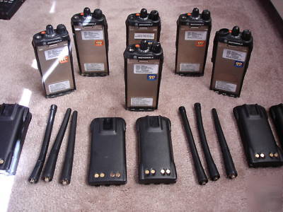 (6) motorola HT1250 uhf AAH25SDF9AA5AN ht radio 128 ch