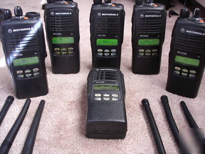 (6) motorola HT1250 uhf AAH25SDF9AA5AN ht radio 128 ch